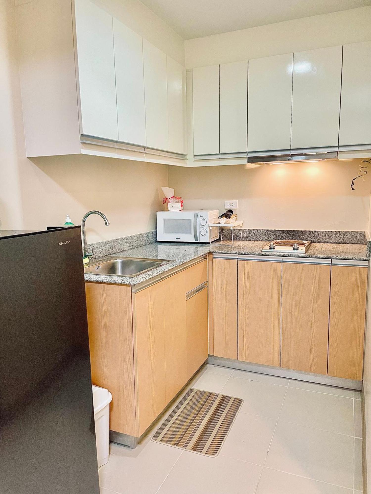 Eli'S Sunset Crib - The Palladium Iloilo City Exterior foto